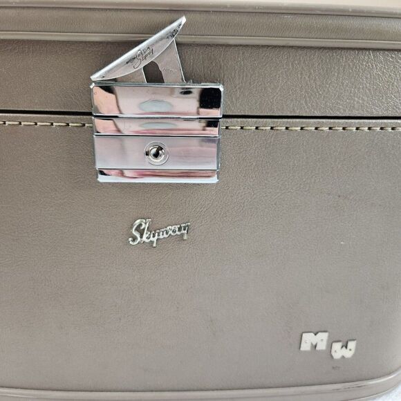 Vintage 50s 60s SKYWAY Luggage Train Cosmetic Case Mid Century Pinup Glam Travel - Picture 3 of 13